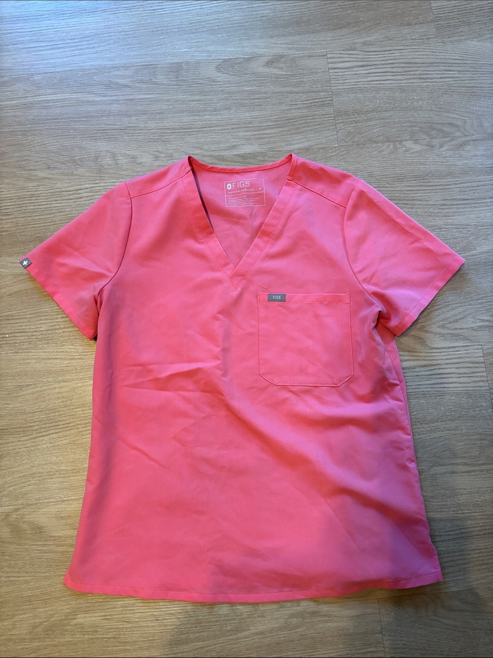 FIGS Women’s M Catarina One Pocket Scrub Top Neon Pink PO 1638 Hospital